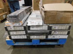 lot 70 image: Assorted Pallet of Flooring.