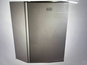lot 24 image: BLACKDECKER 3.2 Cu. Ft. Compact Fridge - Silver
