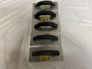 lot 82 image: 5 QEP Economy Notched Trowels
