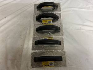 lot 86 image: 5 QEP Economy Notched Trowels