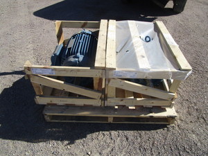 lot 91 image: (2) WEG 25hp Motors (see pictures for specs)