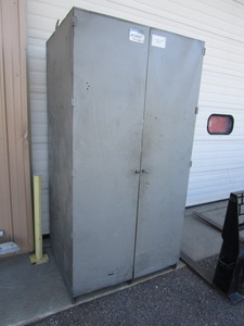 lot 20 image: Steel Storage Cabinet 44x36x86