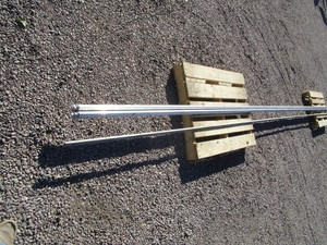 lot 35 image: Alum Angle Iron (9pcs 1x1x18 25) & (2pcs 34x34x18 25)