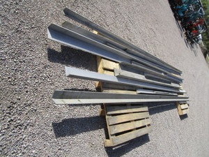 lot 47 image: Misc. Stainless Steel Angle Iron 1 to 6