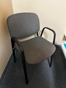 lot 9 image: 2 Office Chairs Measuring 21 X 21 X 23