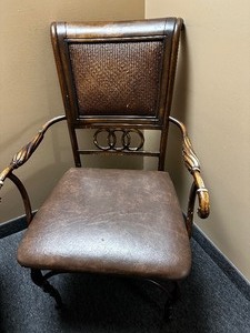 lot 24 image: 4 Vintage Chairs Measuring 24 X 20 X 39