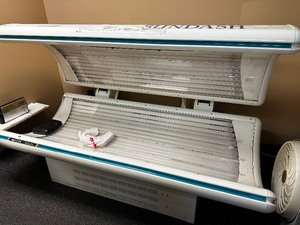 lot 110 image: Super Sundash Intellitan Plus Tanning Bed Measuring 82 X 46