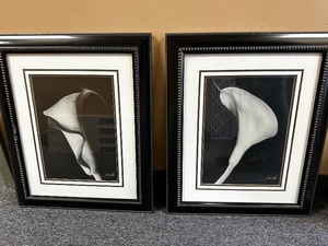 lot 84 image: Black And White Calla Lily Print In Black Frame Measuring 20 X 24