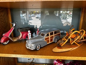lot 198 image: Vintage Model Cars as Seen in Photos