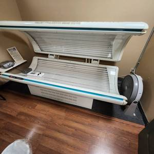 lot 11 image: Super Sundash Intellitan Plus Tanning Bed Measuring 82 X 46