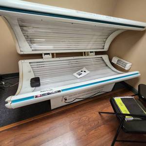 lot 40 image: Super Sundash Intellitan Plus Tanning Bed Measuring 82 X 46