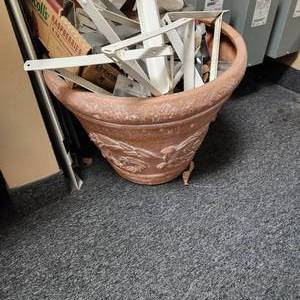 lot 79 image: Large Planter. Measuring 18 X 16.