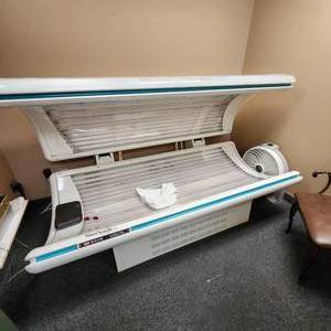 lot 105 image: Super Sundash Intellitan Plus Tanning Bed Measuring 82 X 46