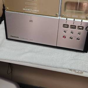 lot 123 image: Panasonic CD Stereo System SCEN5
