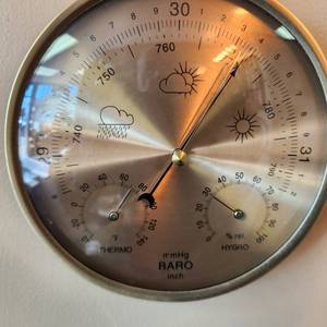 lot 130 image: Vintage Barometer Measuring 7 Inches Diameter