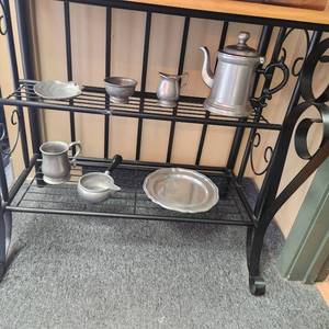 lot 135 image: Various Vintage Pewter-Like Dishes As Seen In Photo