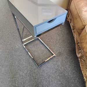 lot 137 image: C Shaped Sofa Table With Drawer Measuring 16 X 10 X 24.5