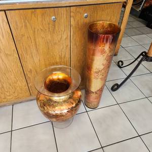 lot 157 image: Two Plastic Vases One Measuring 27 X 8 And One Measuring 20 X 12