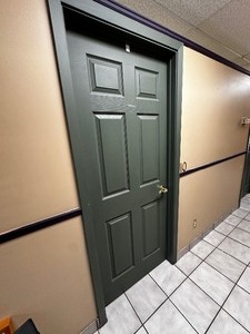 lot 207 image: Interior Door Measuring 32 X 80