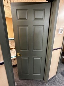 lot 219 image: Interior Door Measuring 32 X 80