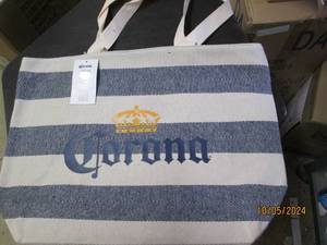 new corona striped beach tote zippe...
