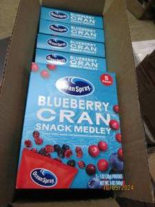5 boxes of ocean spray bluberry cra...