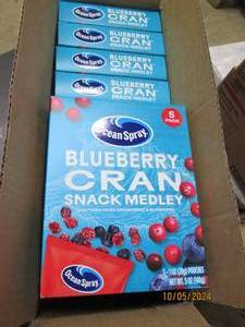 5 boxes of ocean spray bluberry cra...