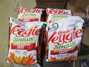 4 packages of garden veggie straws ...