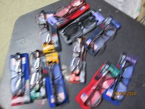 lot of 10 new reading glasses...