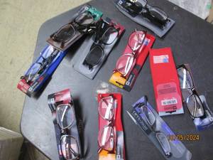 lot of 10 new reading glasses...