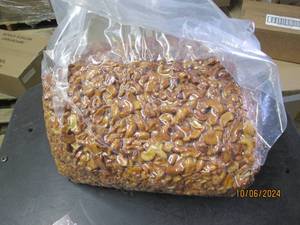 12.5 lbs of hone roasted cashews ha...