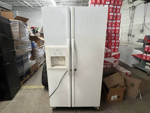 White French Door Refrigerator wIce Maker