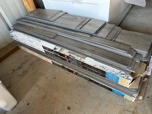 lot 48 image: Mohawk Home 6MM Thick x 7.5in x 48in 20 mil Waterproof Luxury Vinyl Plank Flooring 100 SqFt - Damage  Defects