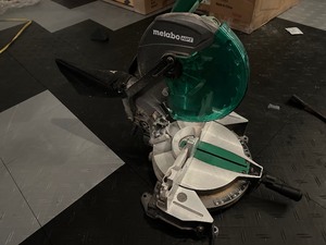 lot 30 image: Metabo HPT 10 Single-Bevel 15-Amp Corded Compound Miter Saw