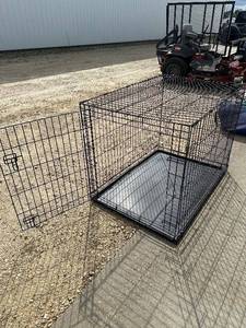 lot 45 image: Large Collapsable Metal Frame Dog Kennel With Liner