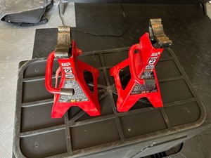 lot 108 image: 2 2-ton car  truck jack stands