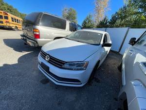 lot 17B image: 2015 Volkswagen Jetta S