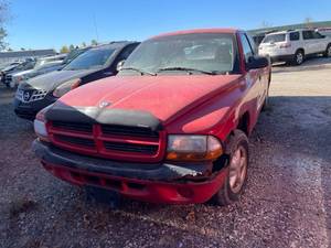 lot 30D image: 2000 Dodge Dakota