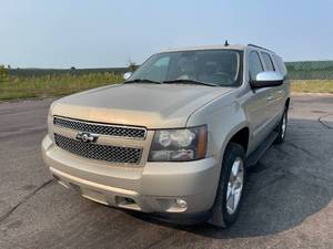 lot 25F image: 2008 Chevrolet Suburban LS - 4X4 - 2 OWNERS