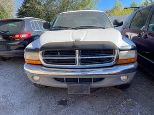 lot 28F image: 1999 Dodge Dakota Sport - 4X4