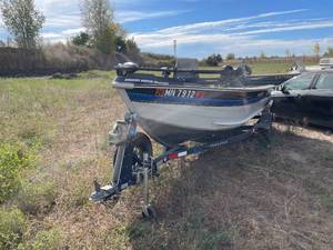 lot 16T image: 1991 Tracker Marine Deep V-17 - Boat