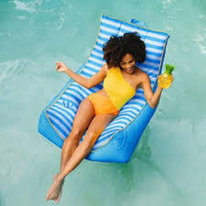 lot 104 image: Big Joe Captains Pool Float