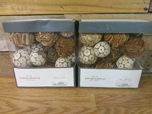 lot 286 image: (Set of 2) 12 Piece Vase Filler -Jute Cores