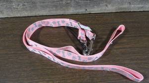 lot 279 image: Set of 2 Meijer Large Pink w Silver Bone and Paws Print Dog Leashes 1 x 60