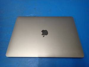 lot 61 image: Apple&nbspMacBook Pro 13,2 A1706 &nbspINTEL CORE I7-6567U 3.3 Ghz  16GB DDR4 SDRAM  500GB HD  13.3 screen with 2560 x 1600 HD Resolution  Includes IOS and power cable  Keymarks on screen