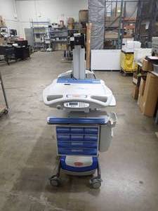 lot 79 image: Rubbermaid Mobile Work Cart