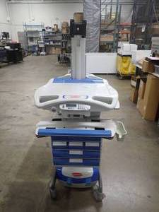 lot 80 image: Rubbermaid Mobile Work Cart