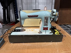 lot 13 image: FREE WESTING HOUSE SEWING MACHINE MODEL HA-I-L