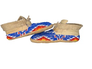 lot 56 image: Vintage Native American Navajo Beaded Moccasins  Slip-On Style