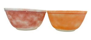 lot 65 image: PAIR OF VINTAGE RARE PYREX MIXING BOWLS #402 TANGERINE 1 12 QUARTS